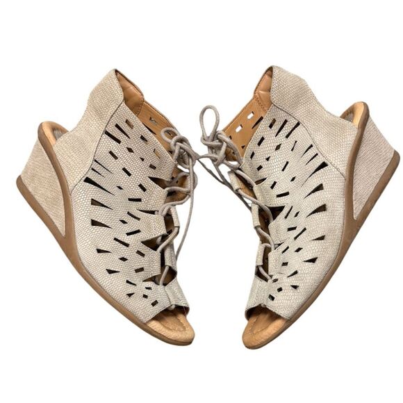 Earth Daylily Taupe Perforated Lace Up Leather Sandals - Picture 1 of 8